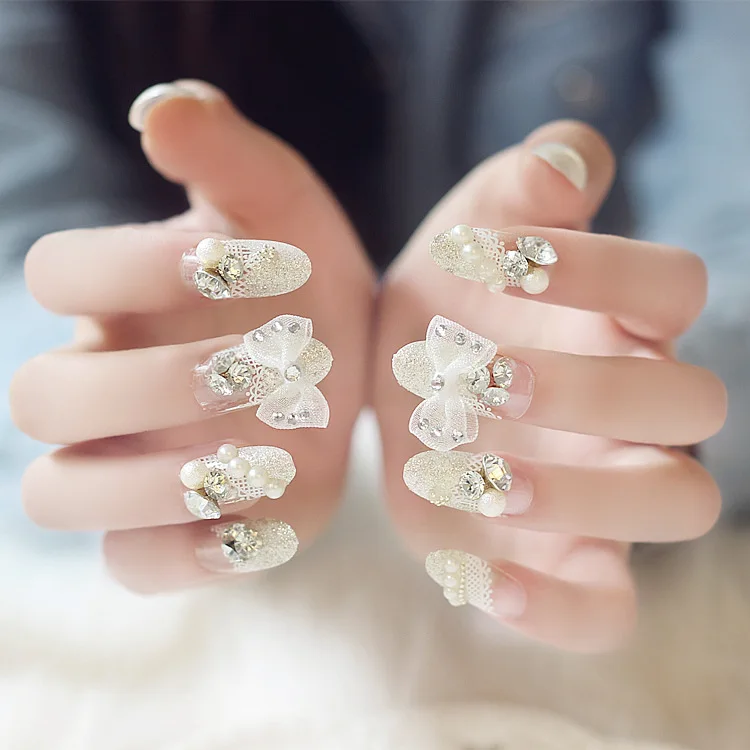 

Free Shipping White Diamond Bowknot Nail Tips with glitter Decor Silver Wearable Super Fairy Girl Art nail supplies