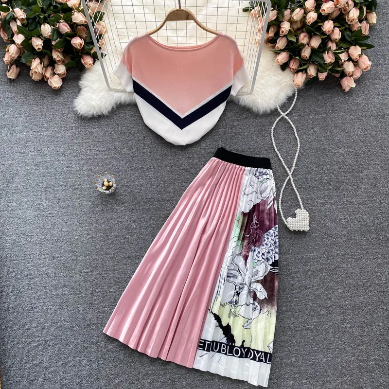 

Ladies Elegant Outfit Summer New Women's Short Sleeve Knitted Shirt Top Color Matching Printed Pleated Skirt Fashion 2 Piece Set