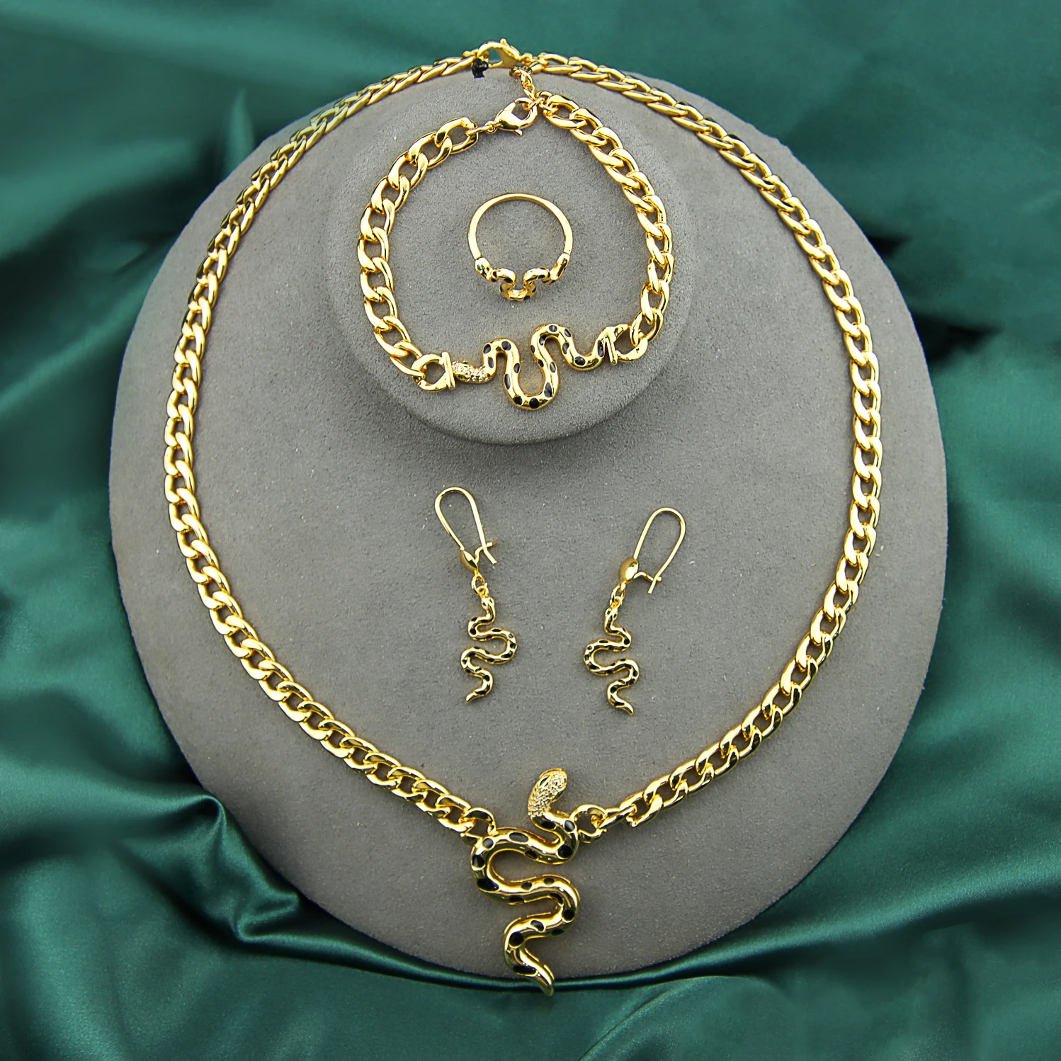 

Wholesale Factory Necklace and Earrings Jewelry Set Luxury Women Rings Gold Snake Jewelry Set