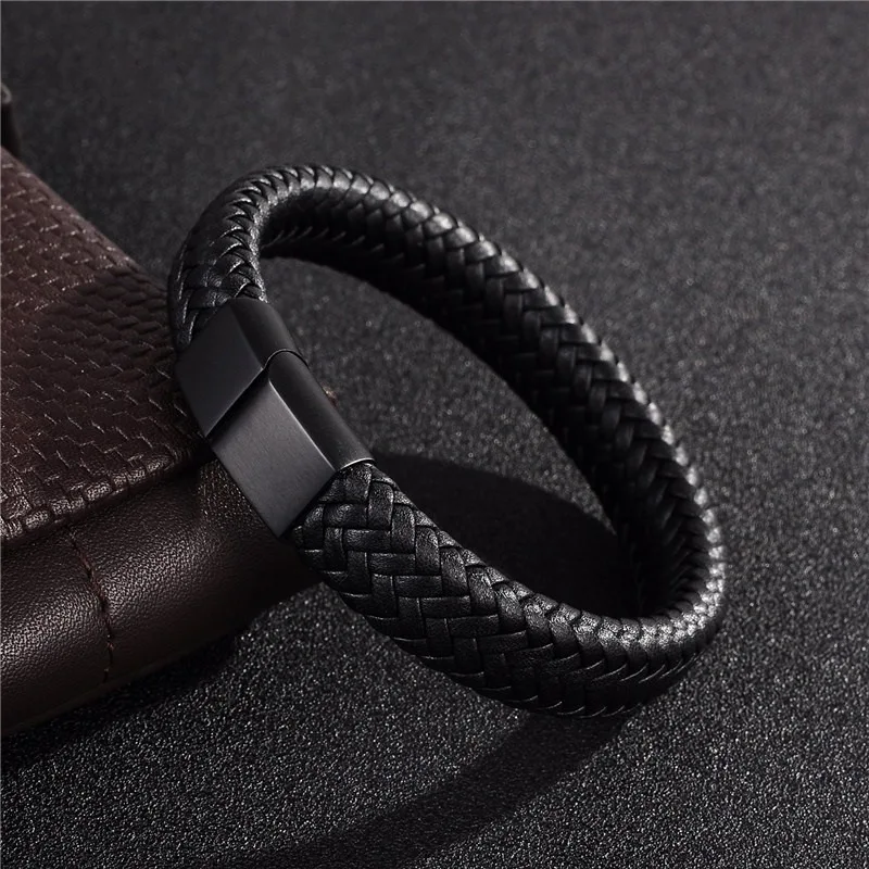 

Wholesale Customizable Leather Bracelet Genuine Braided Magnetic Clasp Bracelet For Men