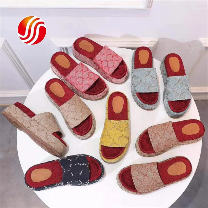 

6 Colors Women Classic Letter Printed Non Slip Lovely Charm Platform Slippers Designer Shoes