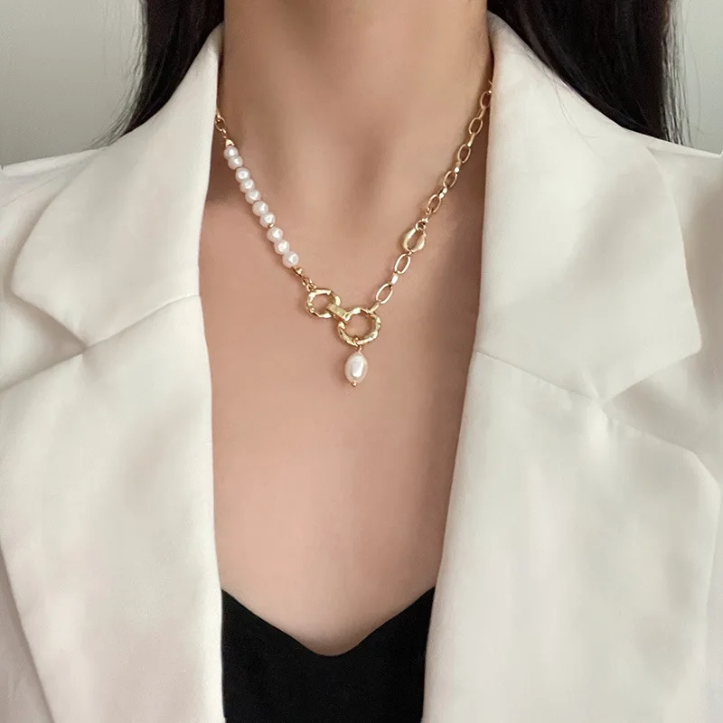

2022 New Trendy Hollow Out Pearl Pendant Choker Necklace For Women Jewelry
