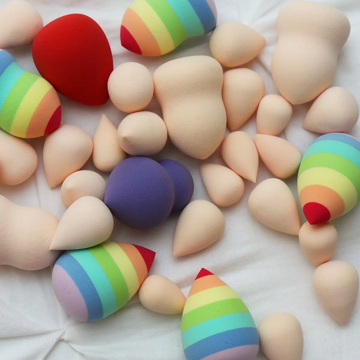 

OEM/ODM Accept Custom Shapes And Colors Private Label Beauty-Blender Sponge, Multiple colors