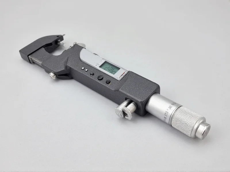 Precision piston measurement with micrometer
