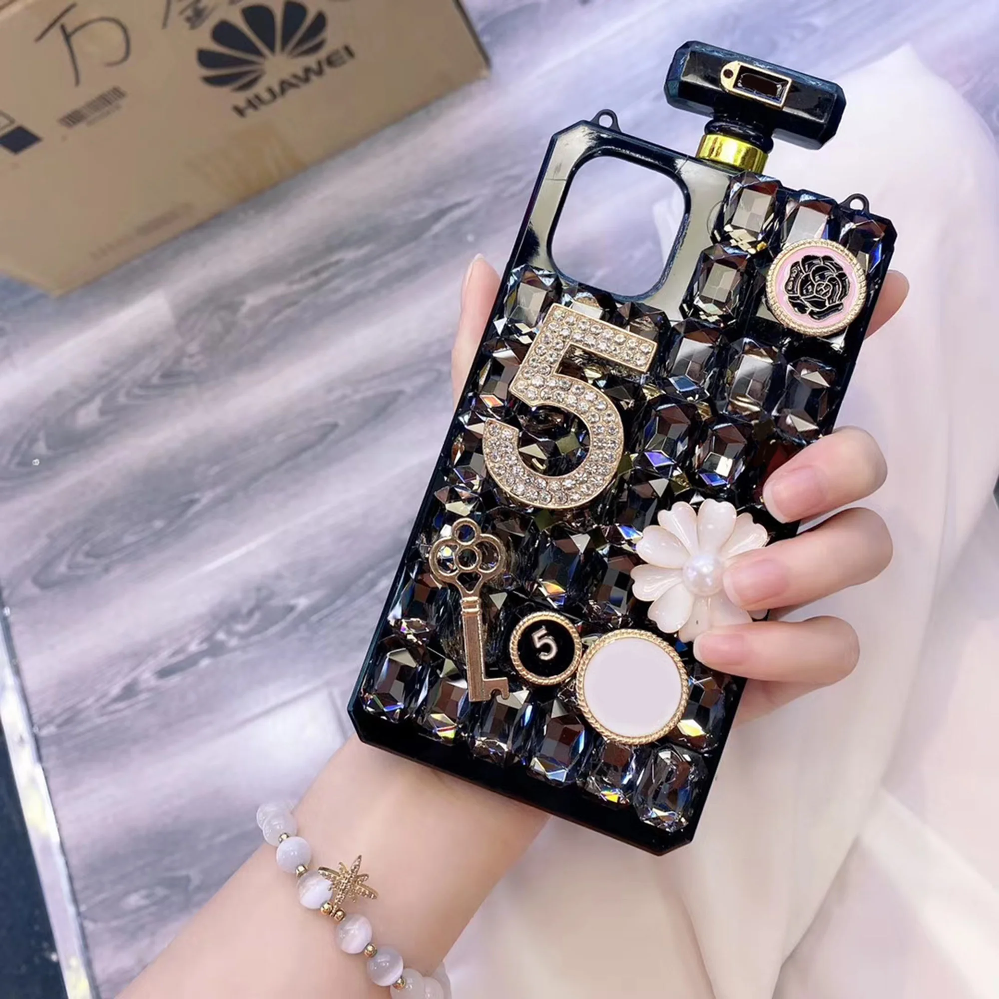 

2021 Hot Sale Luxury Goddess Diamond Perfume Bottle Design Bling Sparkle Jewel Phone Case for iPhone High Quality Case