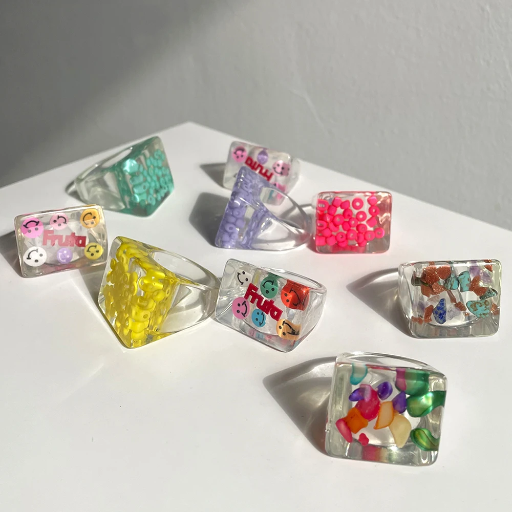 

2021 Wholesale Korea Transparent Inlaid Acrylic Ring Strawberry Square Resin Chunky Rings for Women Design Jewelry, 7 colors