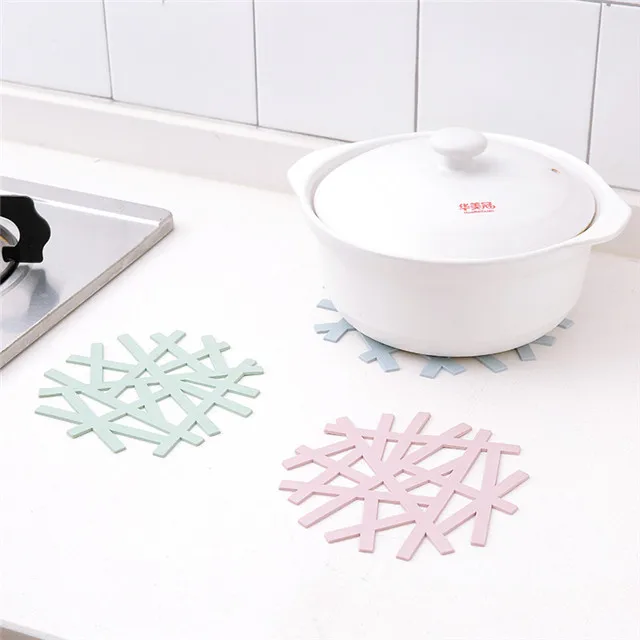 

New Anti-scalding Table Mat TPR Coaster Kitchen Accessories