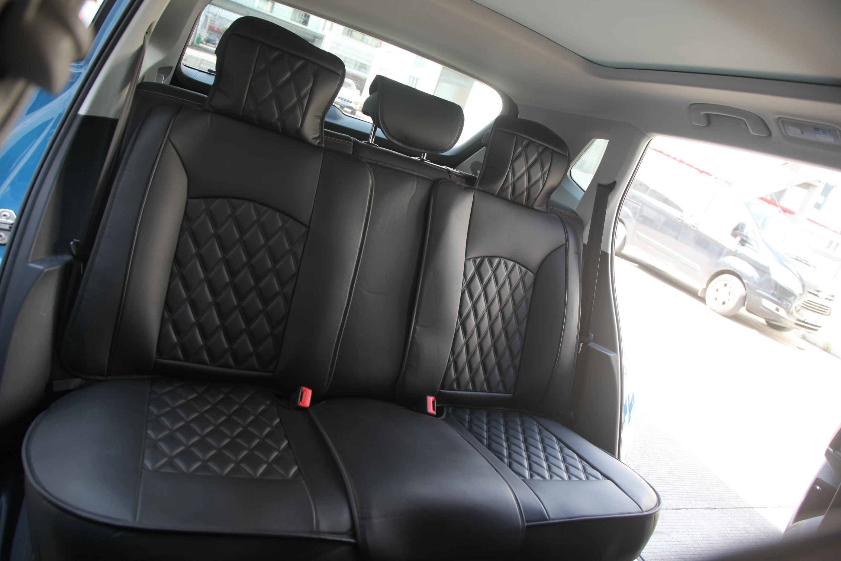 批发聚酯 pvc pu 纯半皮革座垫汽车座套通用 - buy 汽车座椅套通用