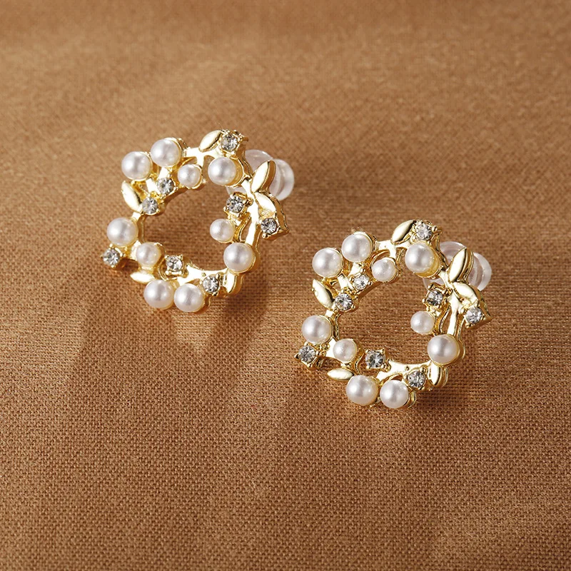 

Fashion Korean hot-selling circle-shaped flower earrings cute pearl earrings flower women's jewelry gifts for girls