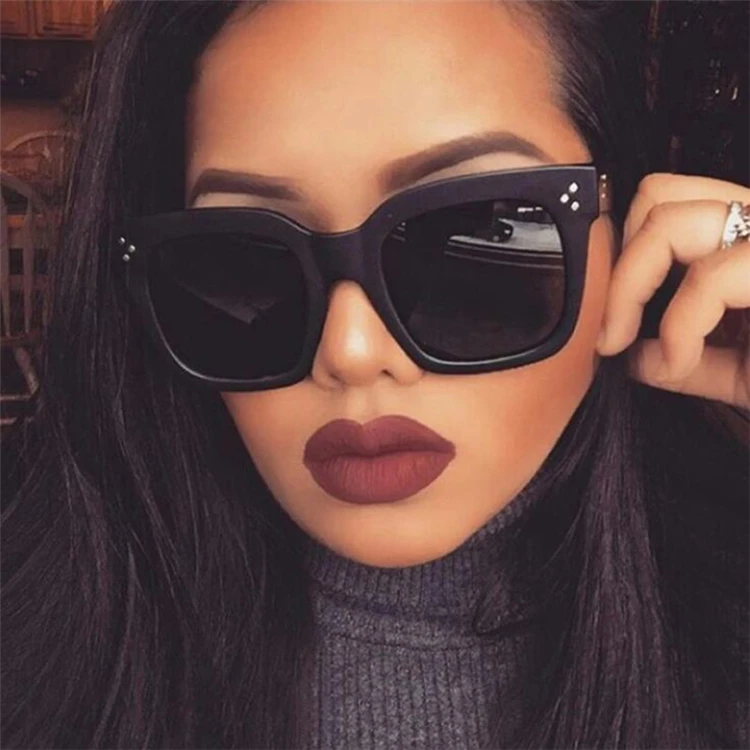 

Fashion Woman Large Black Sunglasses Gradient Italian Luxury Classy Large Square Sunglasses, Custom colors