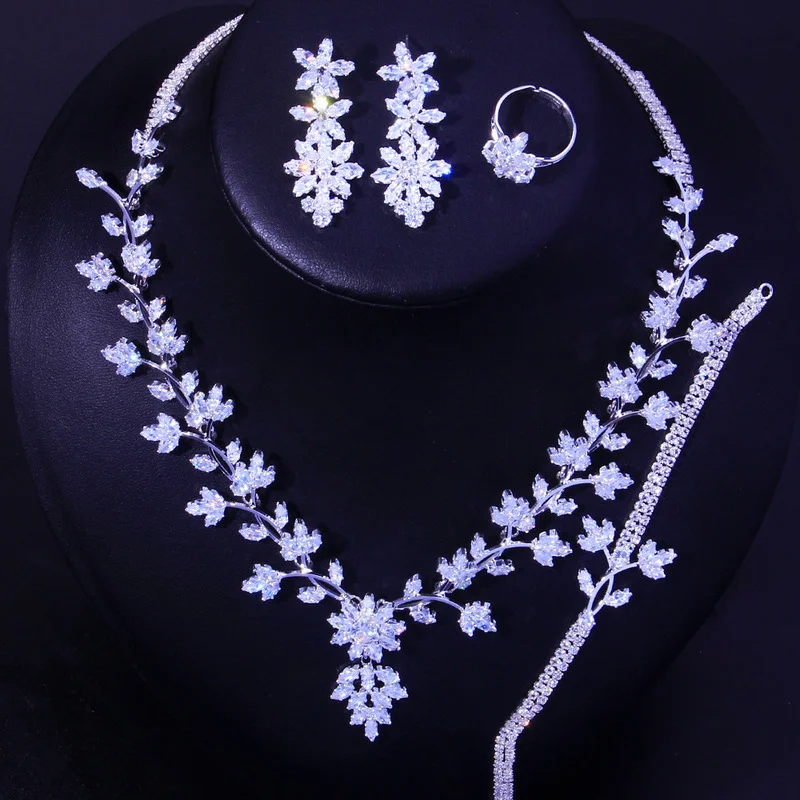 Ladies Beautiful Erings Jewelry Set Four Piece Flower Necklace Sets Wedding Juwerly Jewelry Set