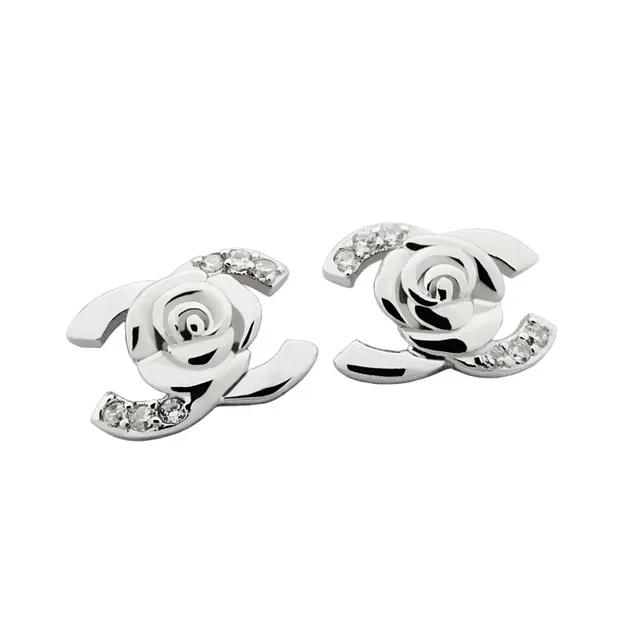 rose stud earring (1).jpg