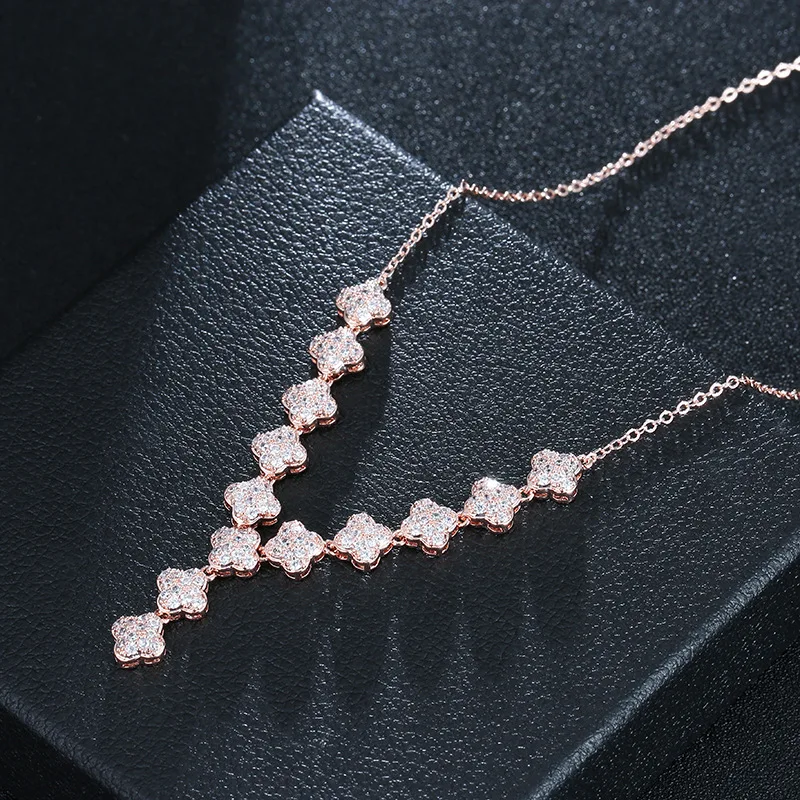 

Europe and the United States popular four leaf flower necklace hot sale fashion versatile copper micro inlaid zircon clavicle ch