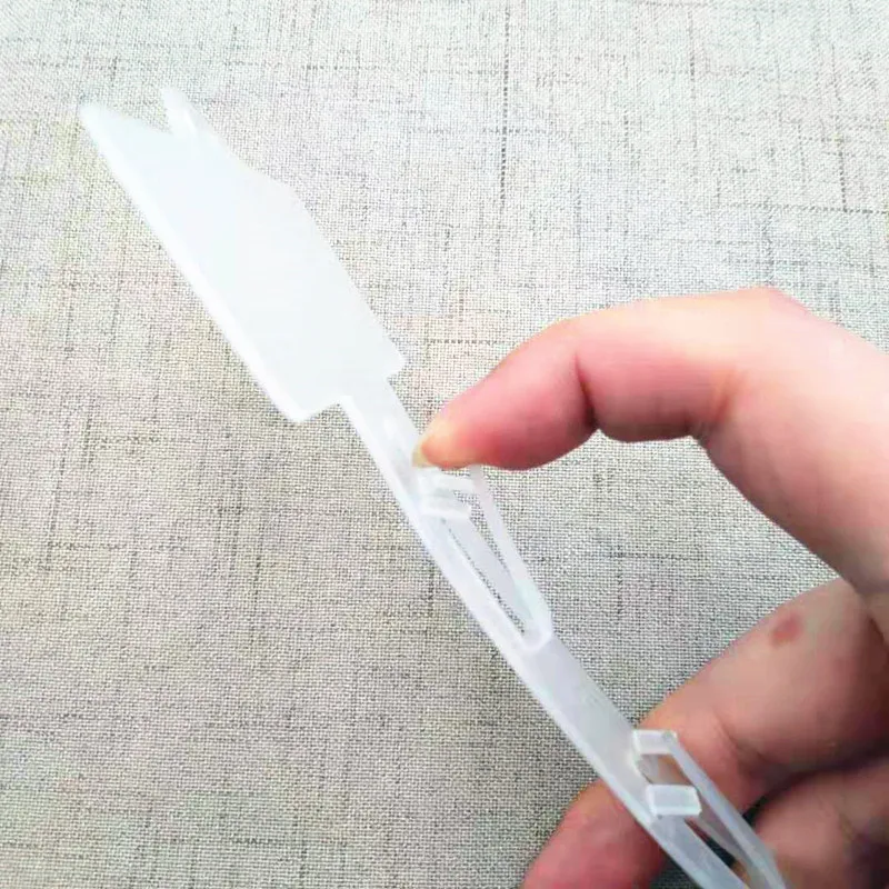 

2021 Manufacturer Wholesale Custom Transparent  Length Wall Hook for Sample Display