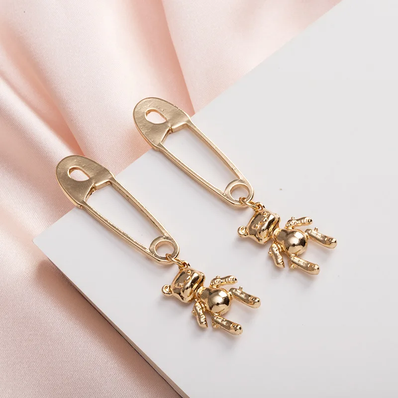 

New designer women accessories earrings bear pin earrings long creative panda earrings