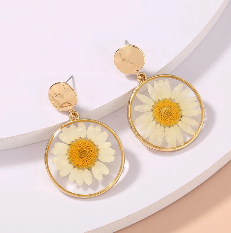 

New style daisy resin earrings temperament earrings ladies earrings jewelry, Picture shows