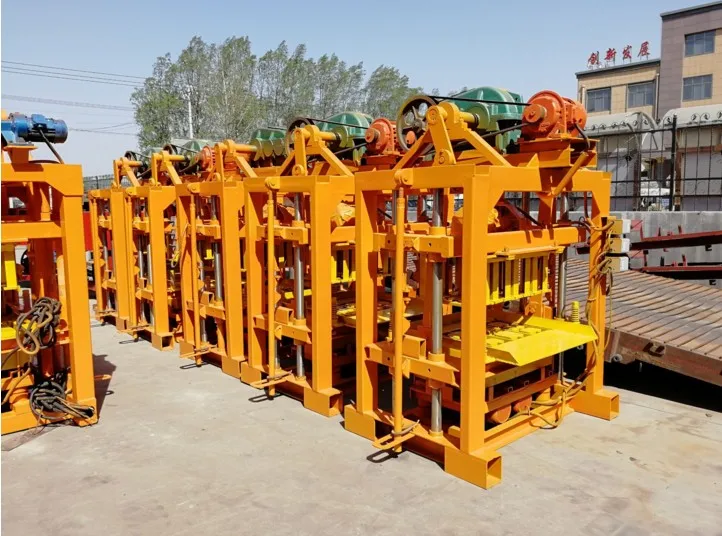 Qtj4-40 Concrete Cement Paving Hollow Block Brick Making Machinery ...