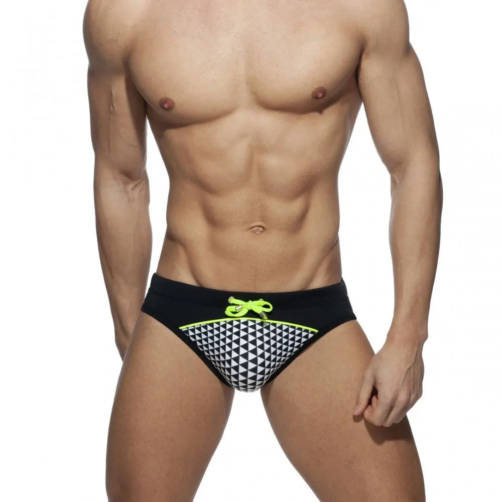 

Men's front and back stitching three-dimensional mosaic printing triangle swimming shorts black close-fitting simple bikini men