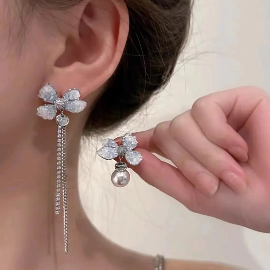 

Super Fairy Blue Color Asymmetrical Flower Crystal Earrings For Women Girl Fashion Sweet Long Tassel Earrings Jewelry