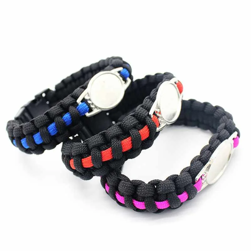 

Outdoor two-color parachute cord woven belt charm bracelet mountaineering wild emergency escape survival bracelet