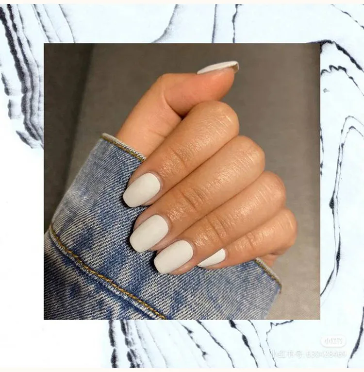 

matte short creamy-white artificial press on nails