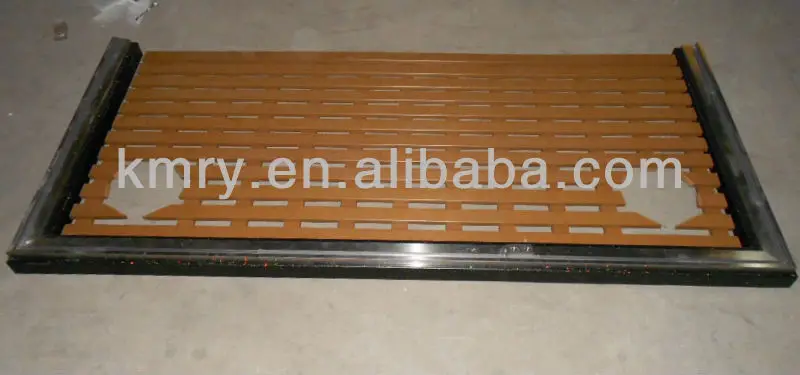 enclosed shower cabin