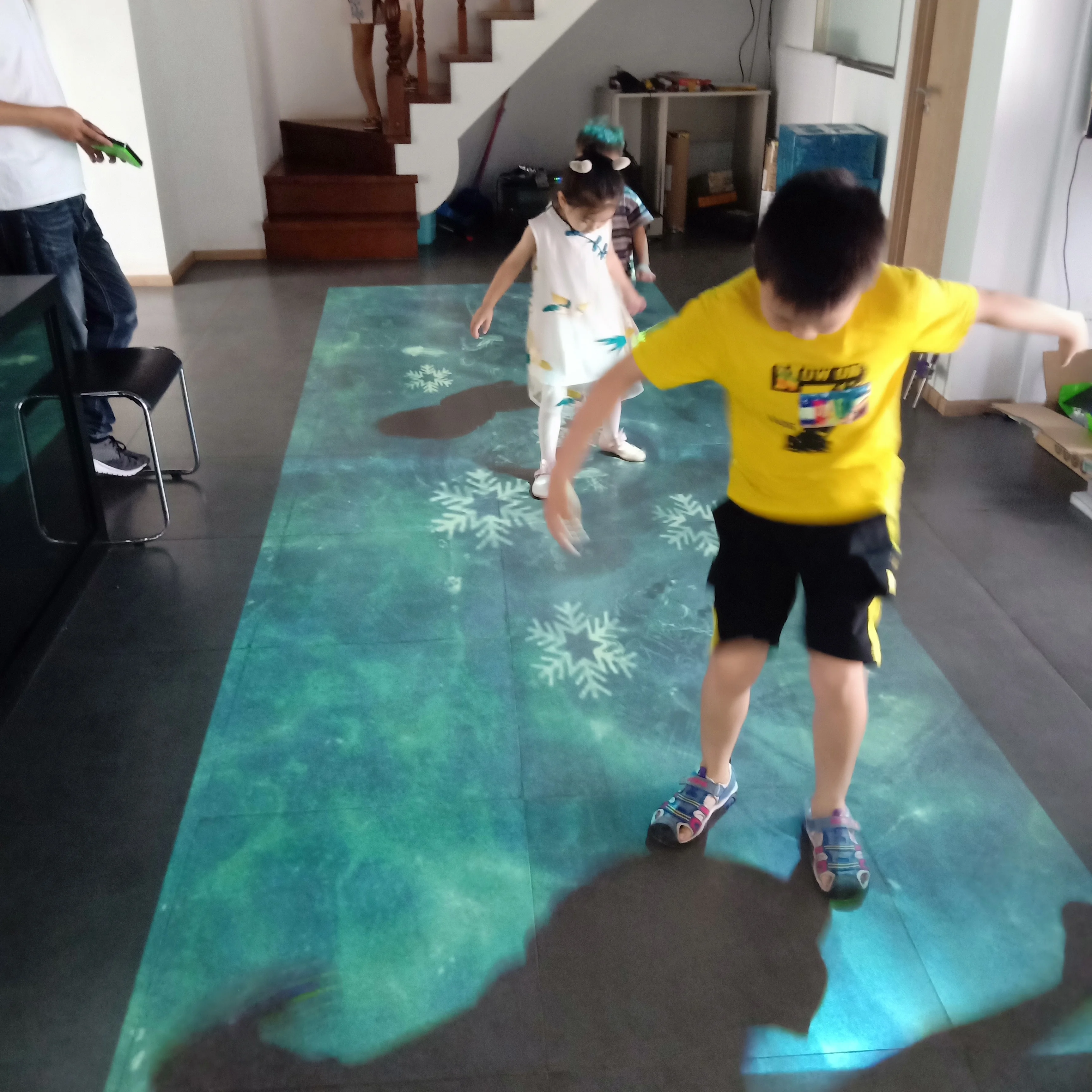 

high-tech new magic interactive wall for mall entertainment advertising exhibition kids games wedding Christmas best buys