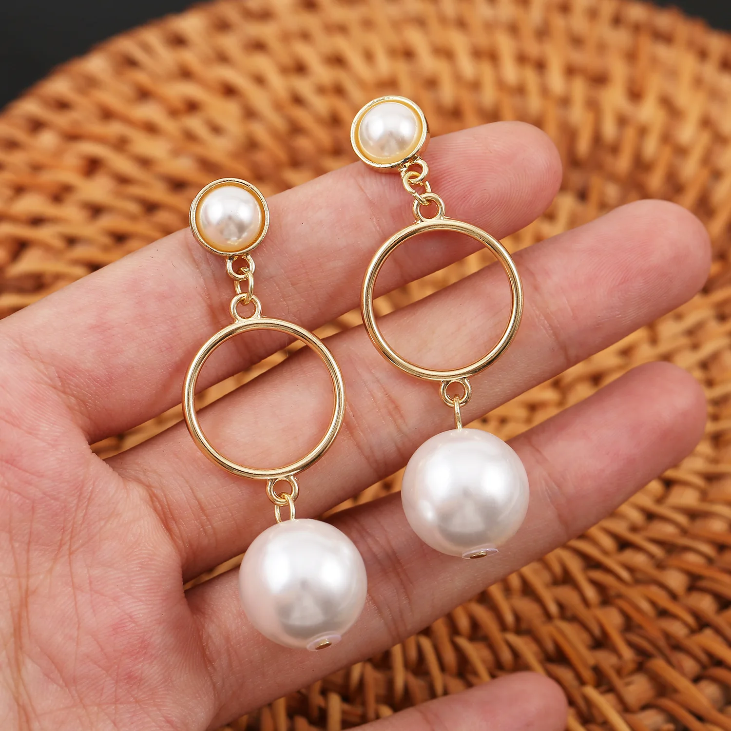 

JM High Quality 2021 New Design New Lightweight Luxury Metal monki earrings