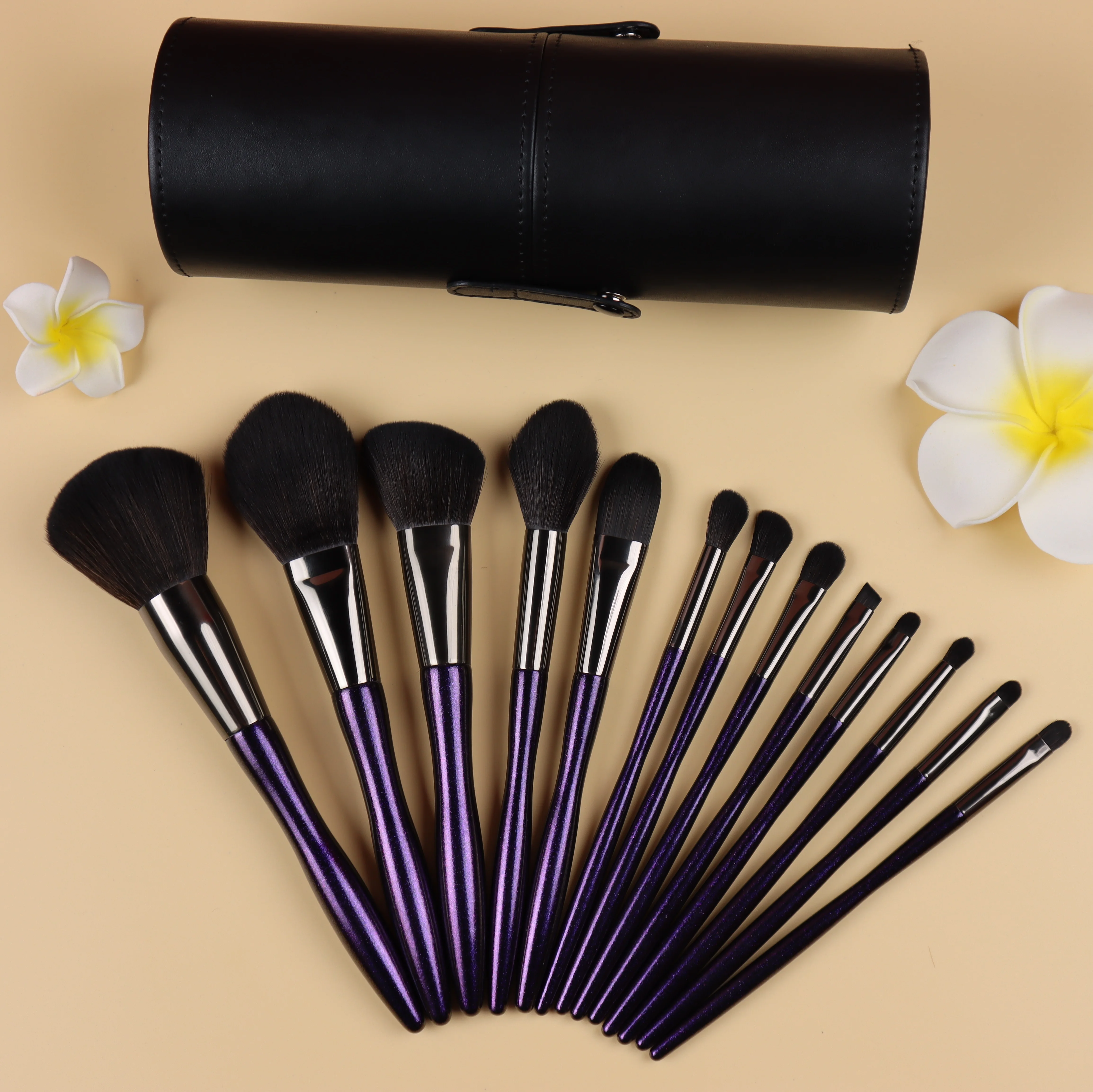 

NEW ARRIVAL TOP Quality Custom Logo Beauty girl Purple Make Brush Set with bucket