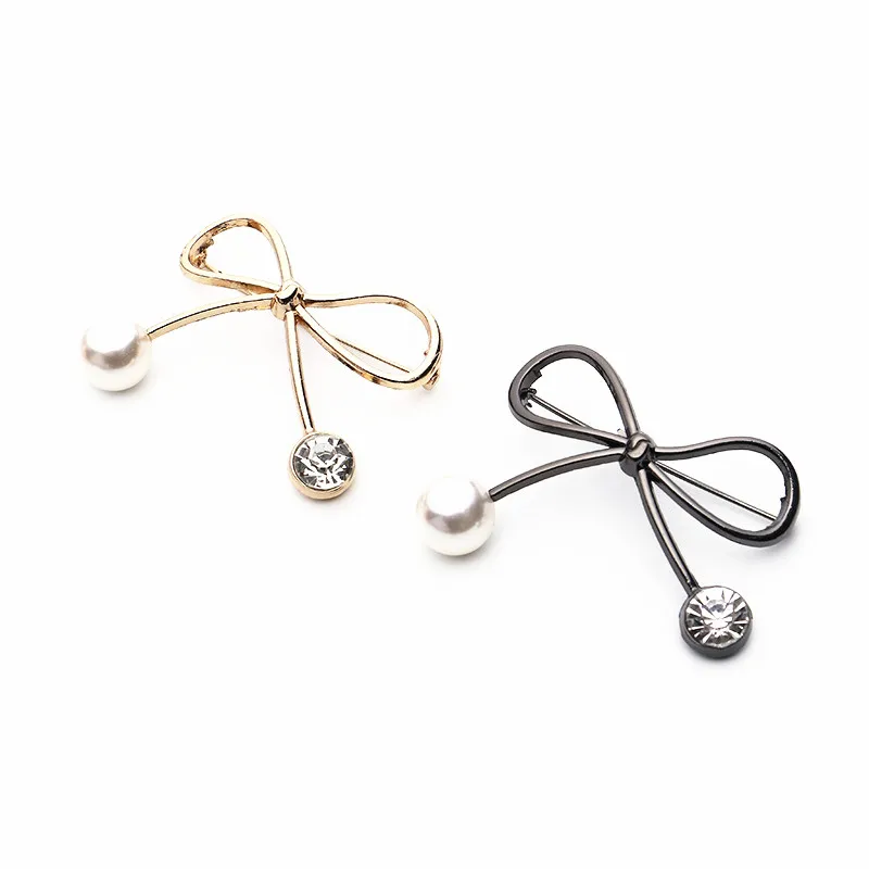 

Fashion Rhinestone Safety pin Style Sweater scarf Brooch WIth Pearls Decoration, Picture shows