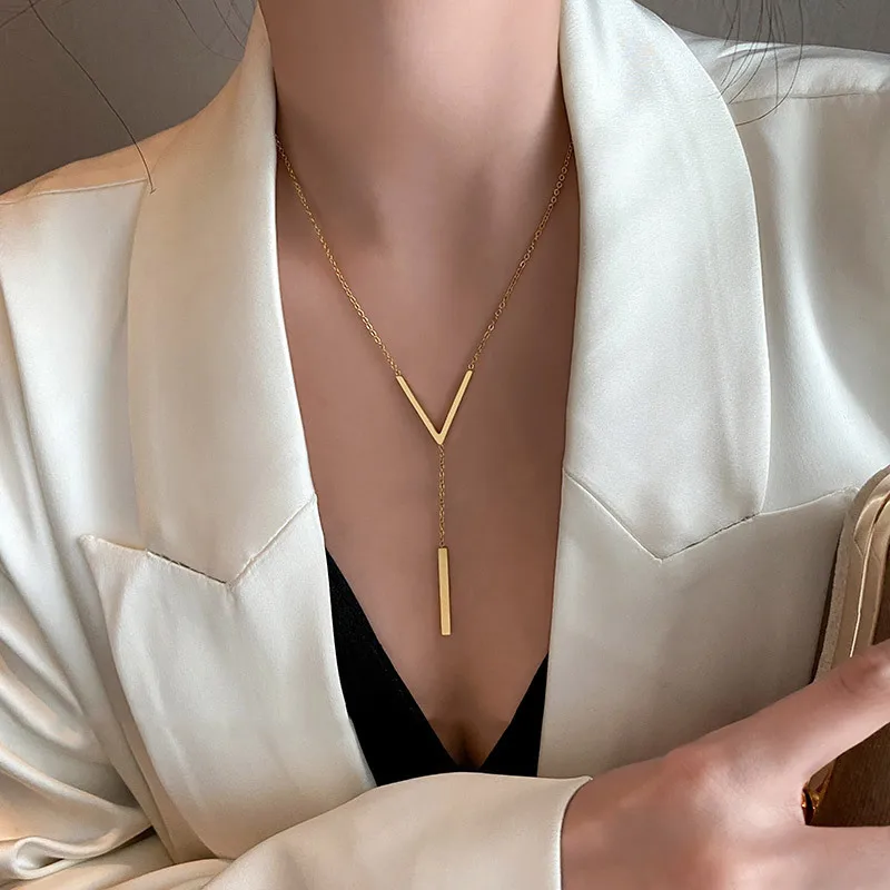 

2023 Elegance V Shape Long Chain Necklace Minimalist Waterproof Titanium Steel Geometric Pendant Necklace For Women