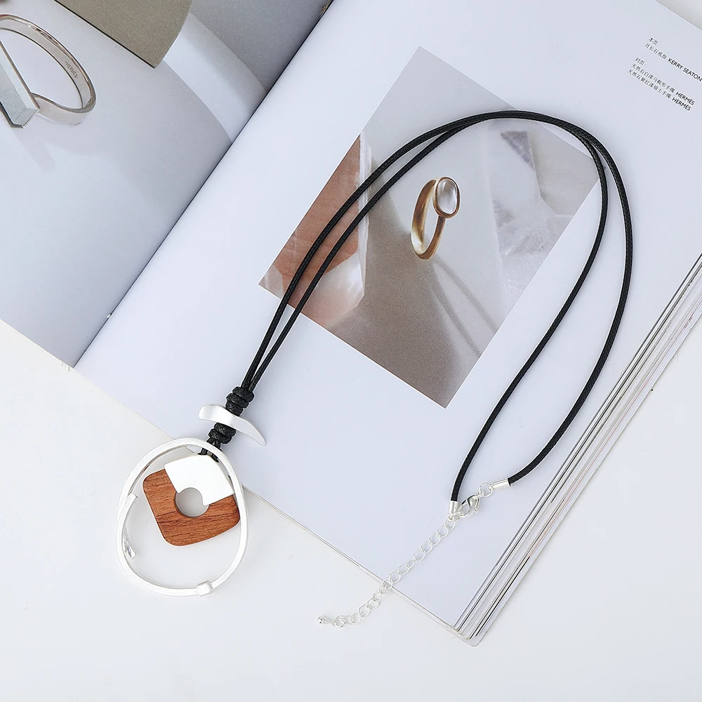 

2021 new necklace unique initial personalized long trendy high quality wholesale wood necklace jewelry women