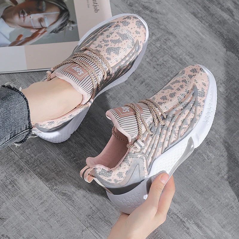 

Wholesale light weight breathable sneakers women low-top lace-up running shoes, White,blue,orange,and black