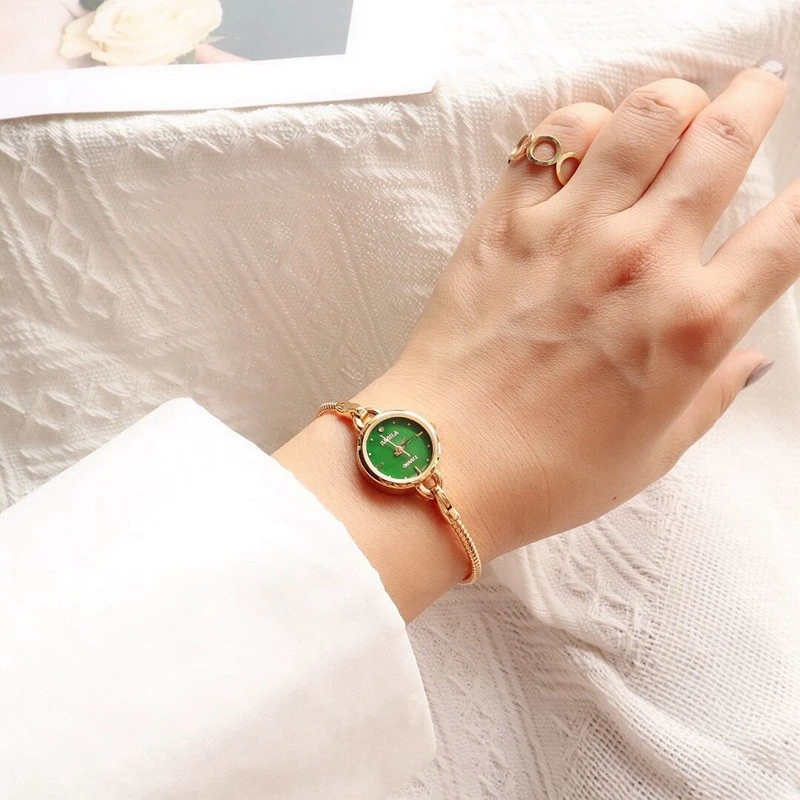 

Aimgal bracelet type small and delicate round emerald watch retro small gold quartz watch ladi women ladies