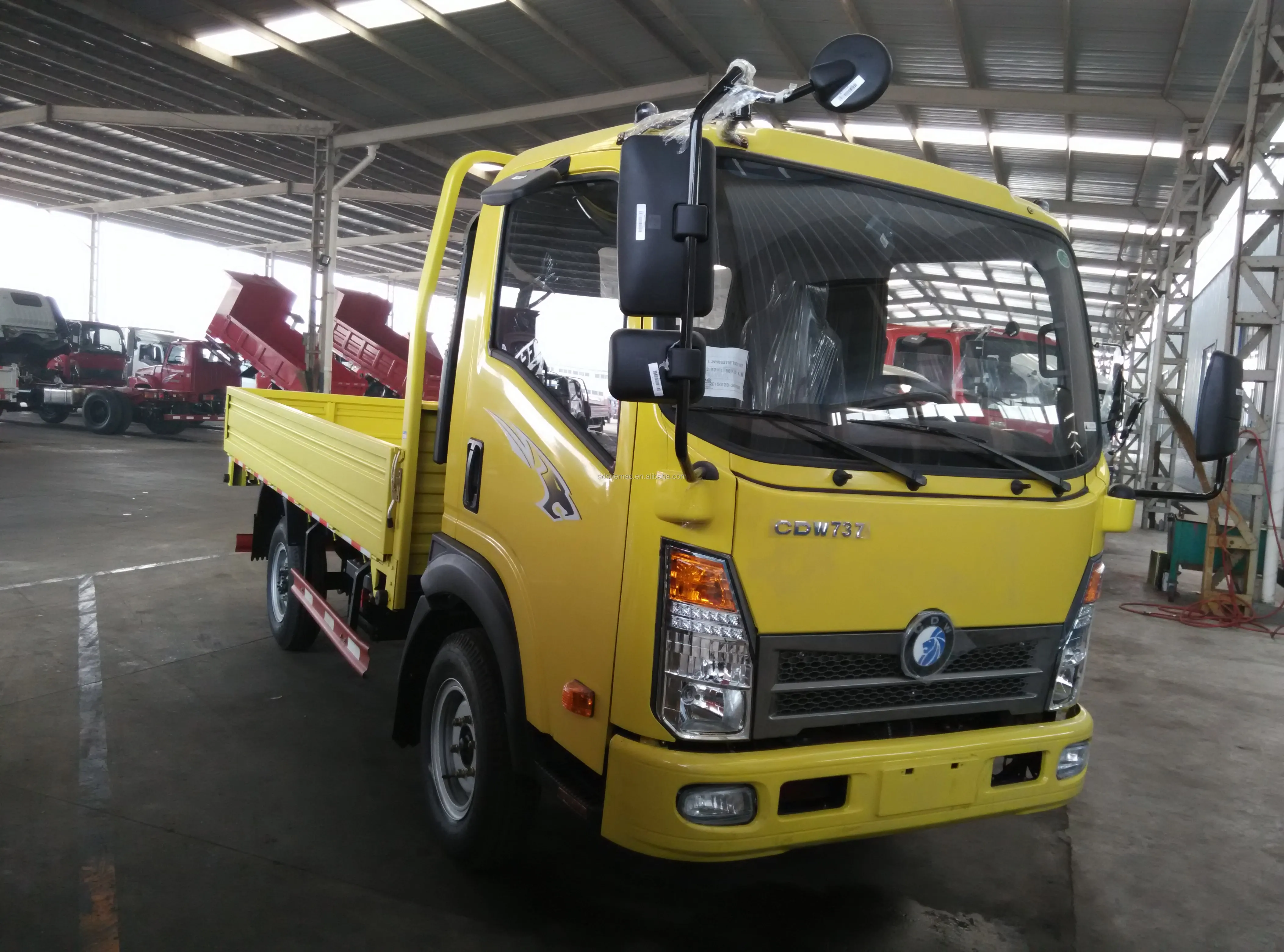 货物运输 4x2 6 wheeler howo 轻型货运卡车 3500千克