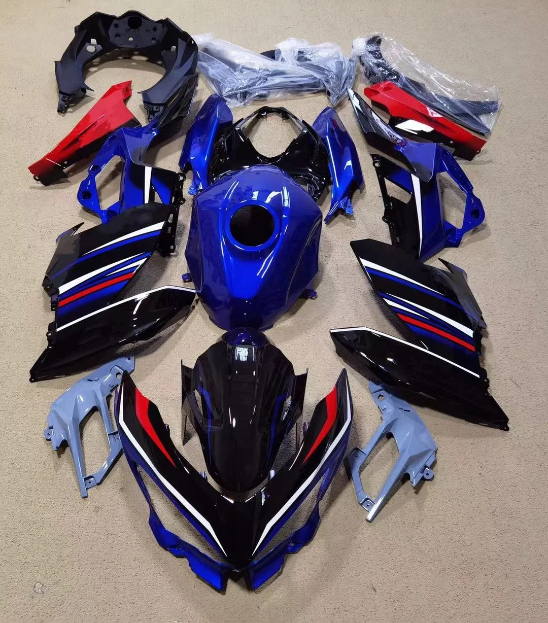 

2021 WHSC Customized Motorcycle Fairing Kit For KAWASAKI Ninja400 2018-2020, Pictures shown