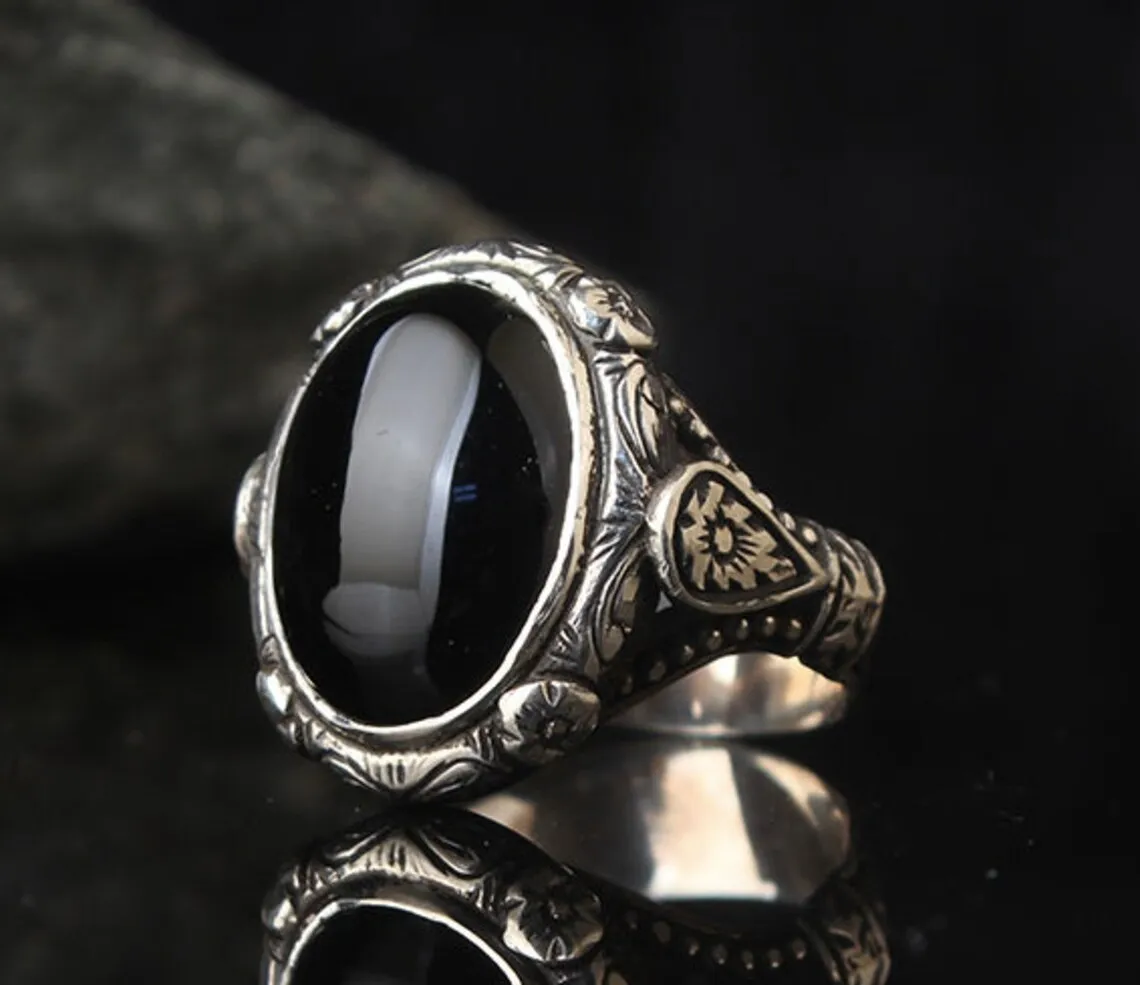 

2022 Fashion Punk Set With Black Gemstone Carved Retro Black For Men Rings Jewelry