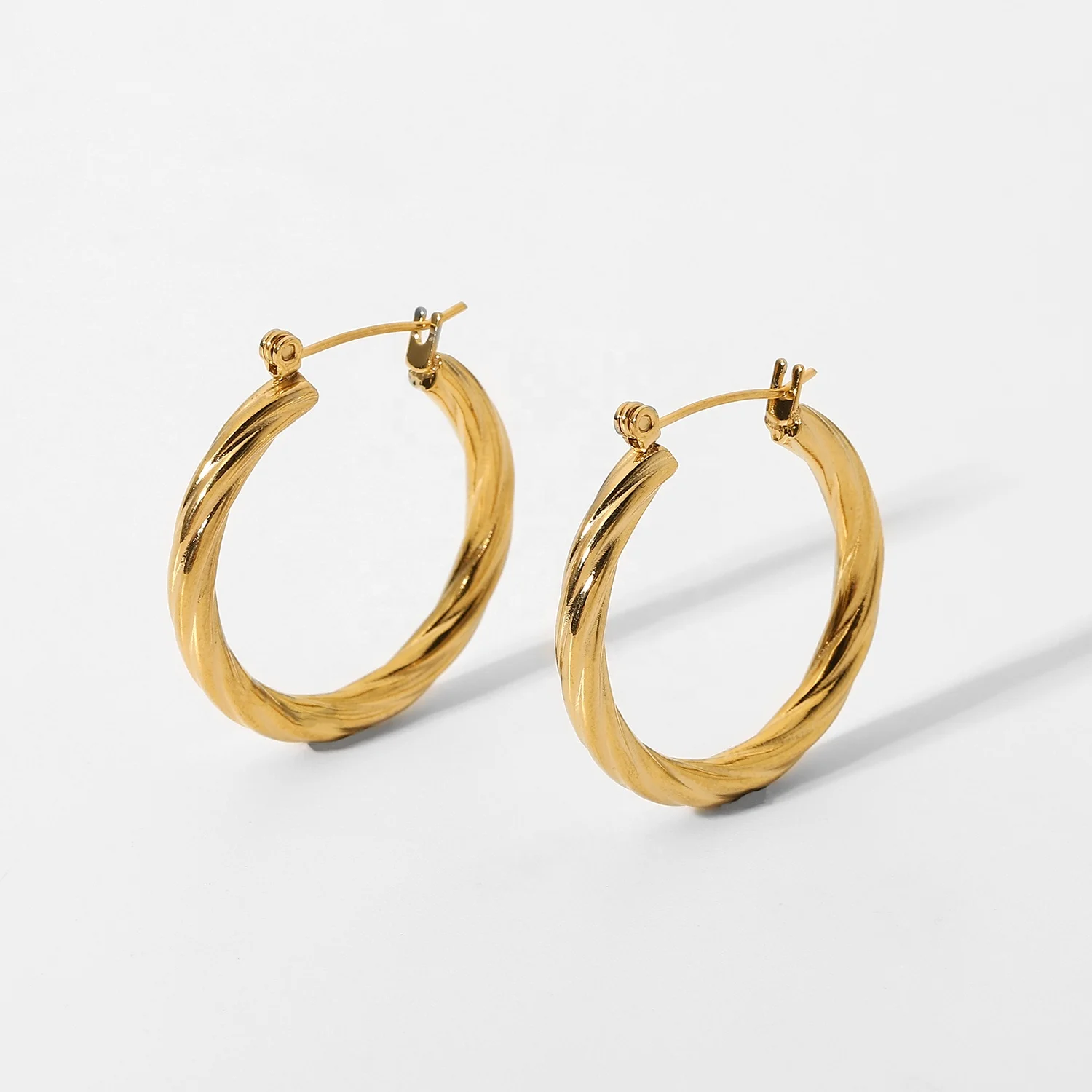 

Dainty 18K Gold Plated Twisted Thin Circle 316L Stainless Steel Hoop Earrings Woman Jewelry