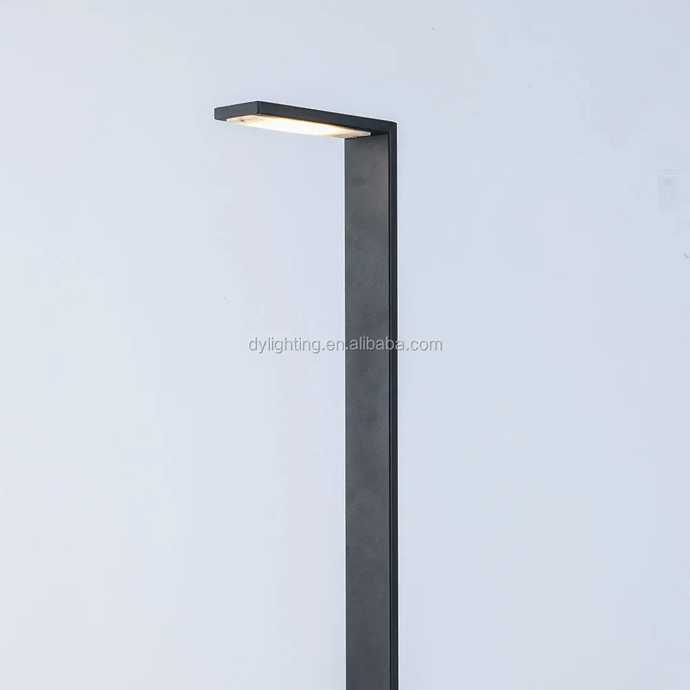 L brass path light.jpg