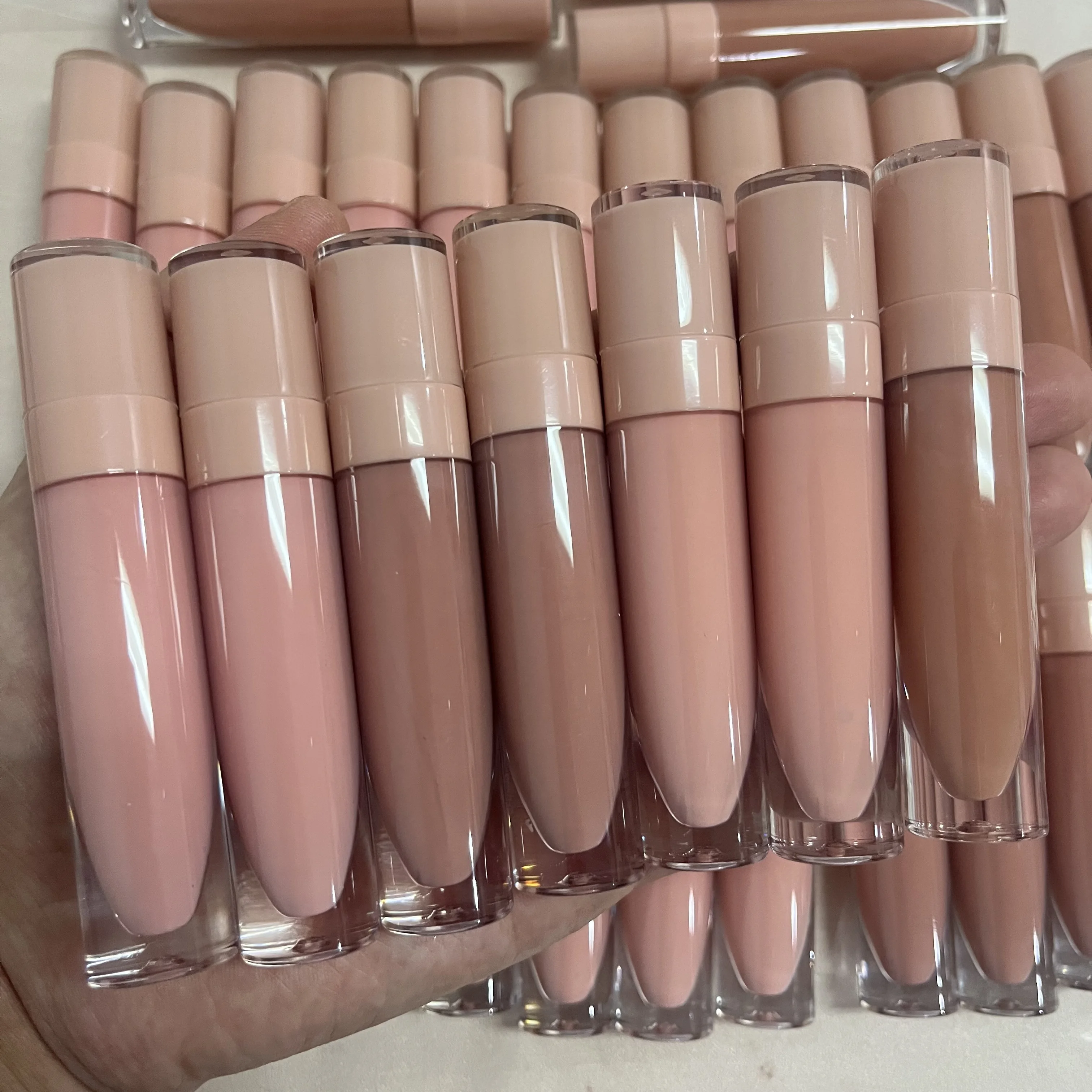 

Trending makeup vegan clear nude lipgloss tube packaging wholesale 30 color lipgloss