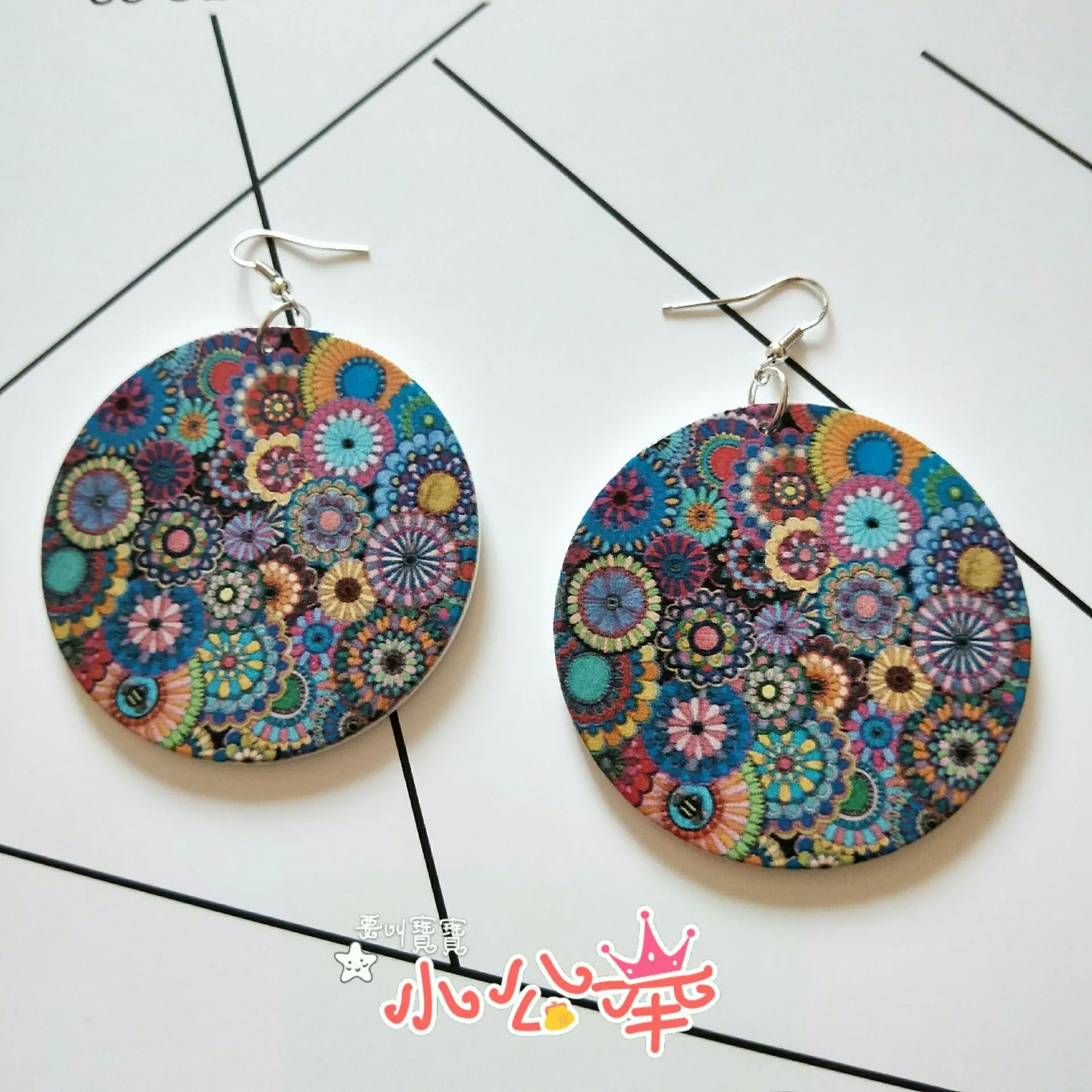 

Simple Design Bohemia Afro Geometry Wooden Printed Earrings Colorful Exotic Pattern Round Wooden Earrings For African Women