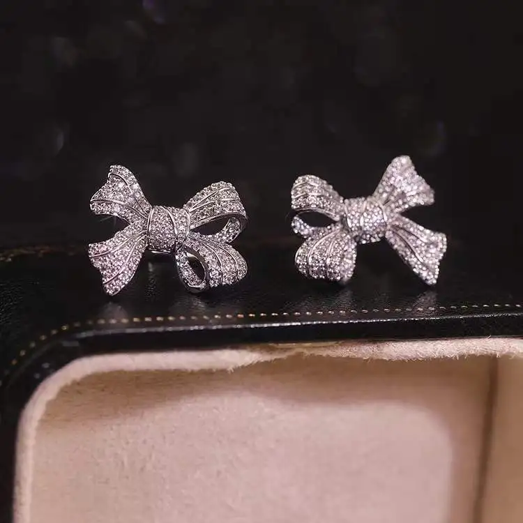 

2023 Hot Selling Fashion Metal Bowknot Premium Statement ear clip Earrings Bridal For Women