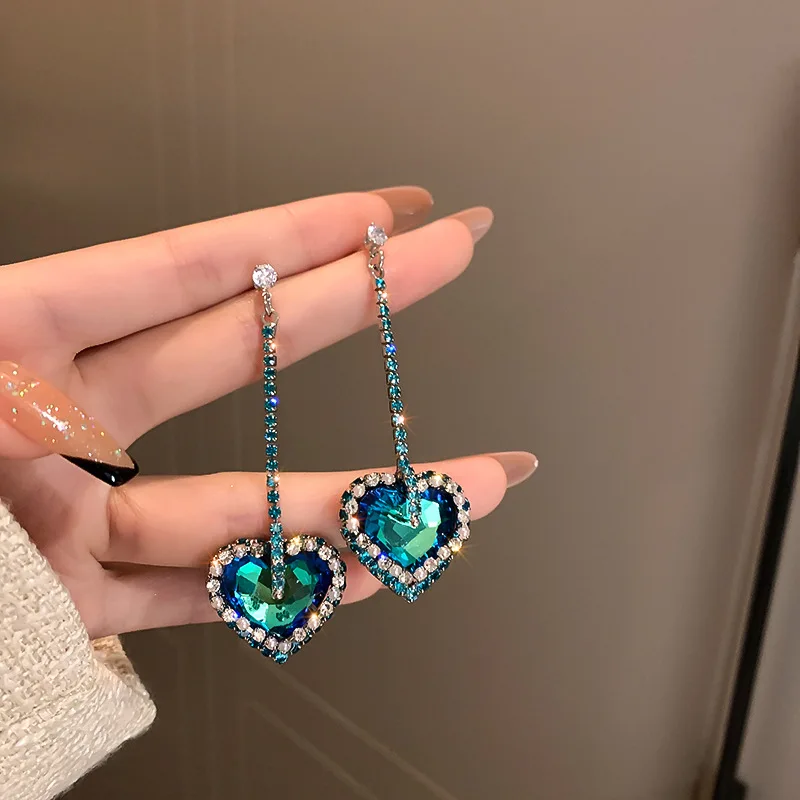 

Best Selling Full Pave Crystal Heart Drop Earrings S925 Sterling Sliver Needle Emerald Diamond Love Heart Earrings