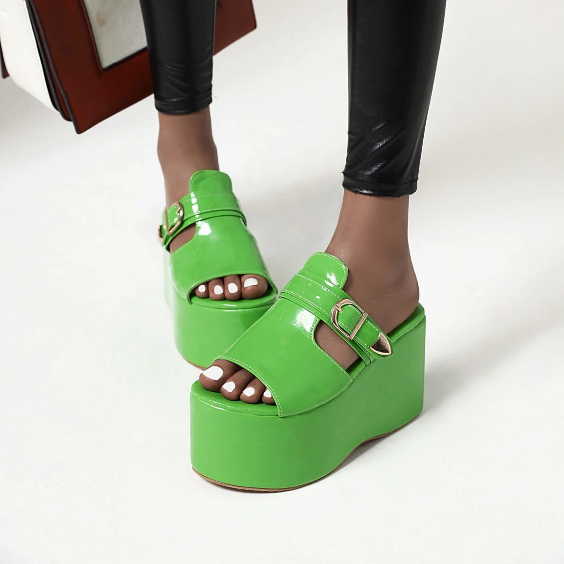 

Hot Selling Sexy Increasing Platform Chunky Wedges Shoes 2022 Metal Buckle Hollow Out Plus Size Open Toe Fashion Sandals Slipper, Green black blue