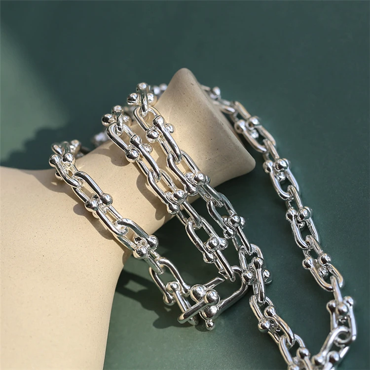

Aimgal Women's gold-plated u-shaped thick chain necklace