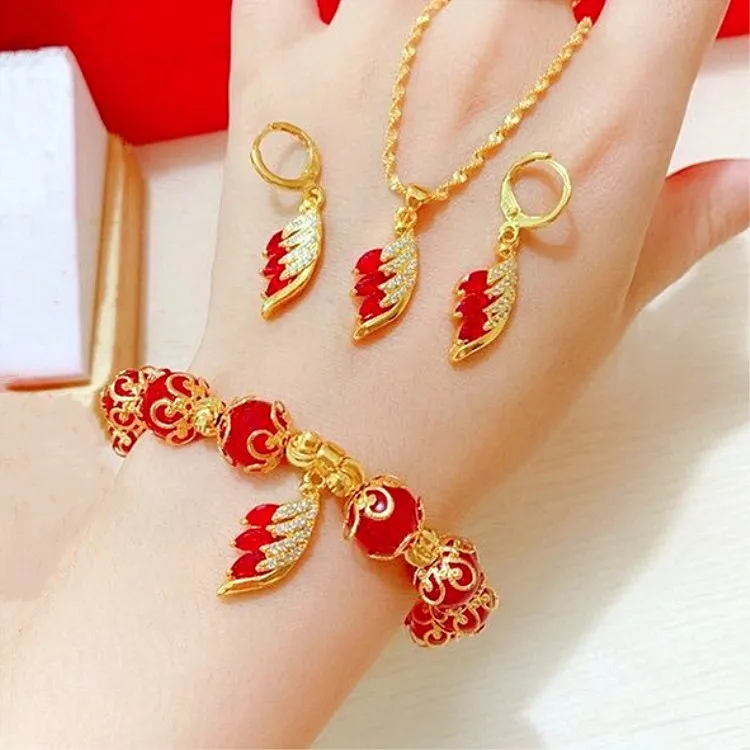 

Gold Plated Diamond Feather Set Jewelry Necklace Exquisite Craftsmanship Gold Feather Three Piece Set