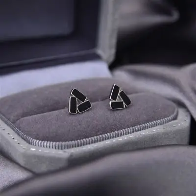 

S925 Sterling Silver Square Sides Geometric Triangle Earrings Black Color Triangle Stud Earrings For Women Party