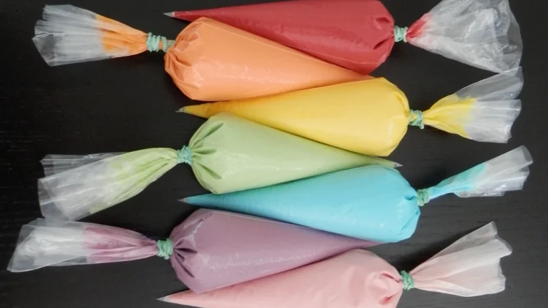 Disposable Plastic Cake Decorating Bags Pastry Piping Bags - Buy Cake ...