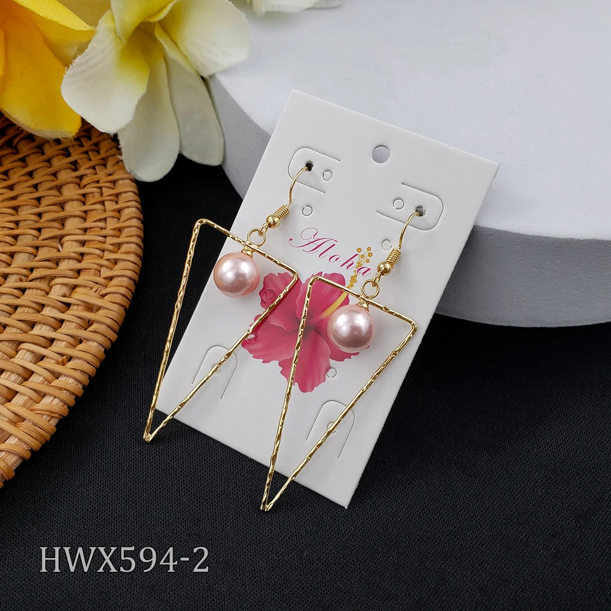 

Hawaiian gold pearl earrings with geometric figure women's jewelry