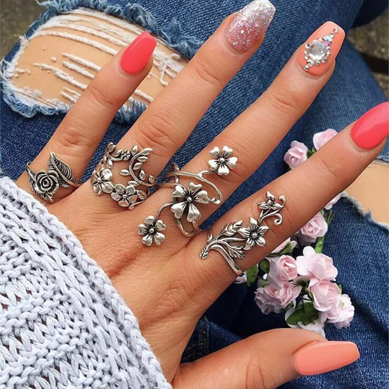 

4 Pcs Set Antique Silver Color Vintage Bohemia Finger Ring Set Rose Flower Rings for Women Charm Bohemia Floral Knuckle Ring, Boho ring